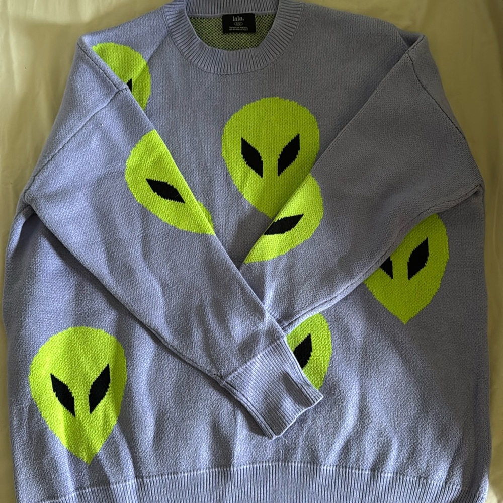 Dressed in lala alien sweater. Worn once. S/m